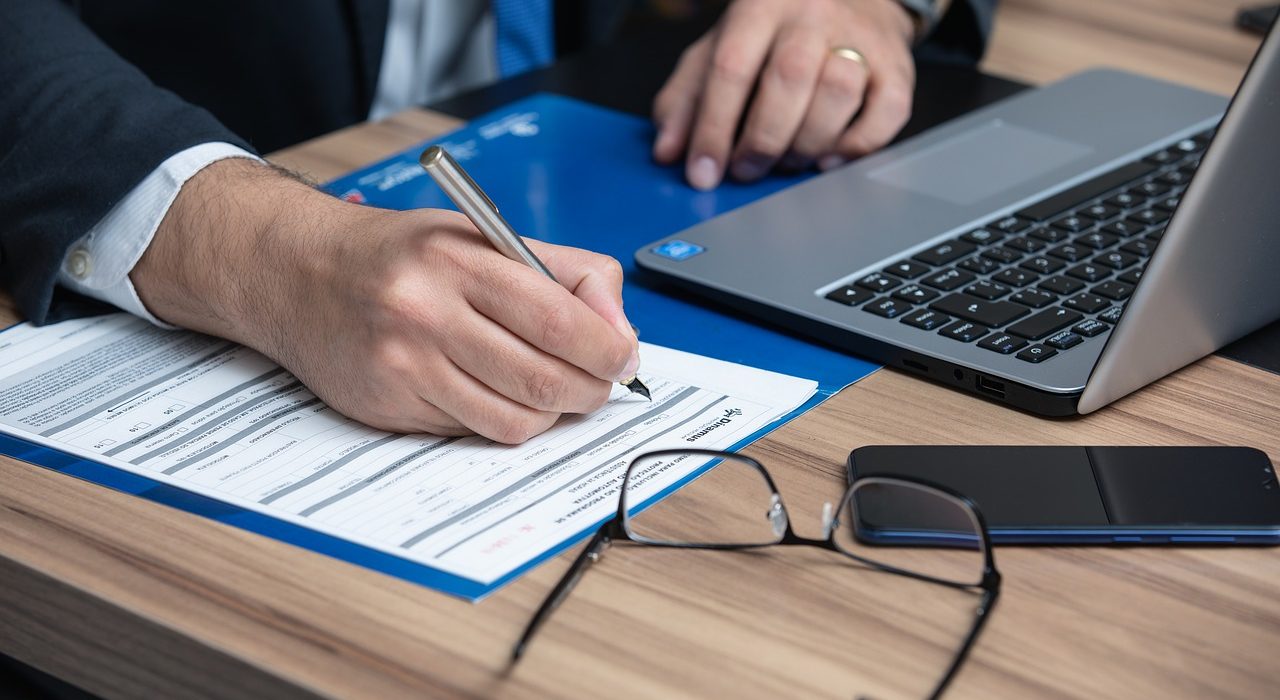 5 Criteria You Need to Consider Before Choosing Your Investment Loss Attorney