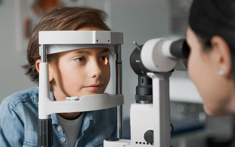 eye specialist noida