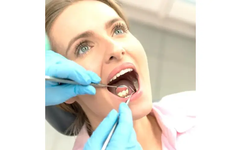 Best Dentist in Houston for Teeth Whitening and Smile Makeovers